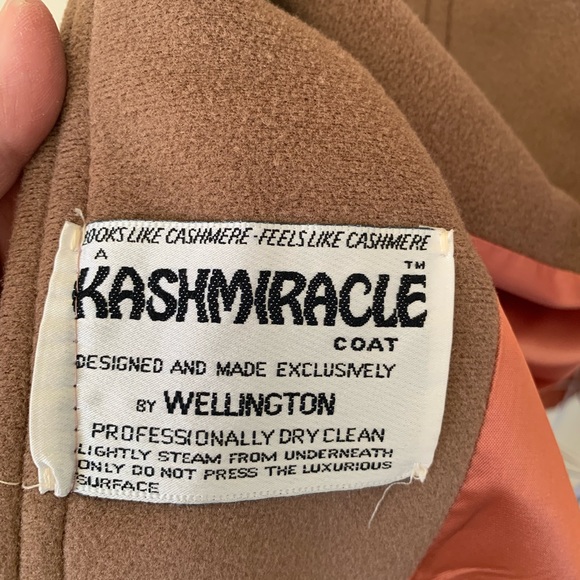 Vintage Coat - Picture 9 of 10